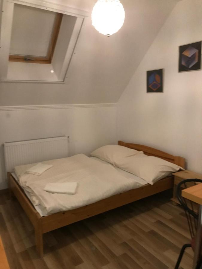 Bed and Breakfast Platanus Panzió Zamárdi Exterior foto