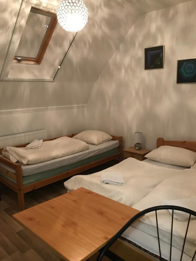 Bed and Breakfast Platanus Panzió Zamárdi Exterior foto
