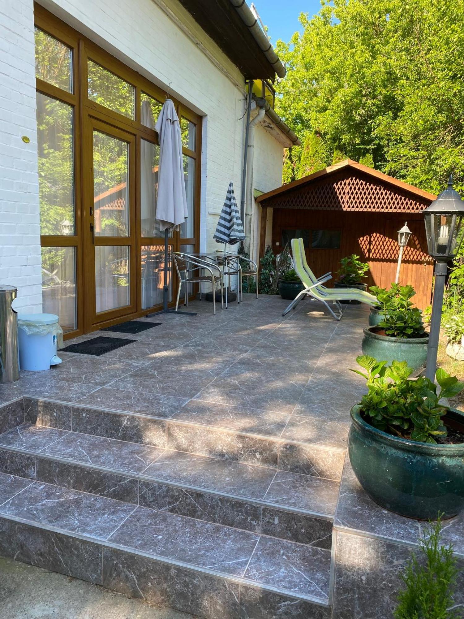 Bed and Breakfast Platanus Panzió Zamárdi Exterior foto